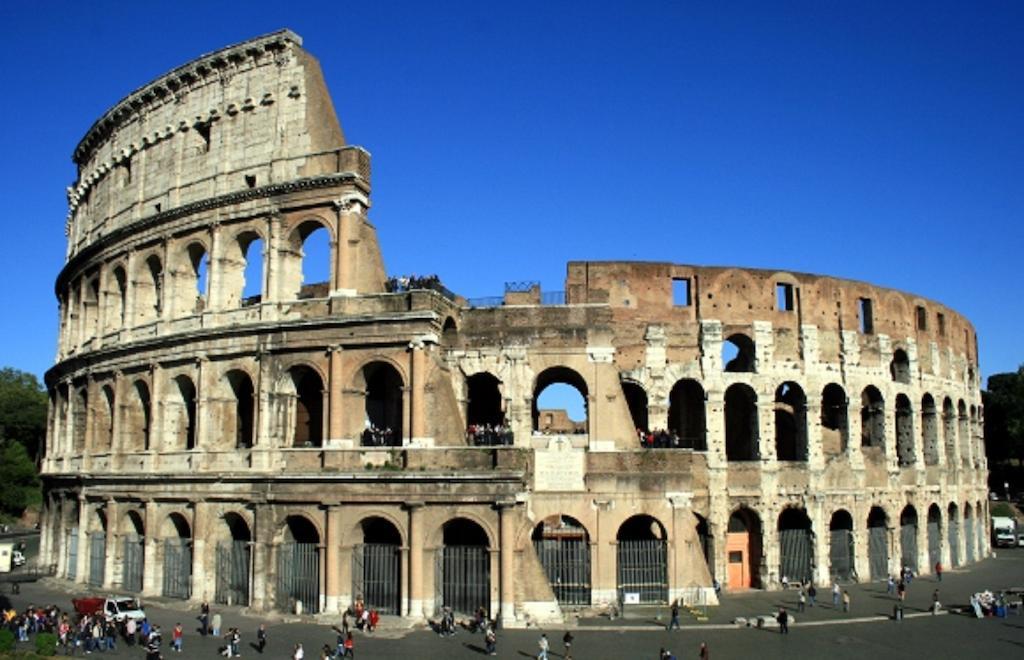 Central Palace Colosseum Bed & Breakfast *